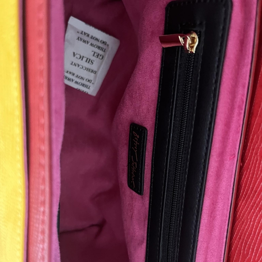 NWT Betsy Johnson Bag - Picture 5 of 10